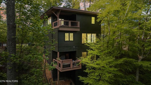 906 Saddle Creek Way, Sevierville, TN 37862