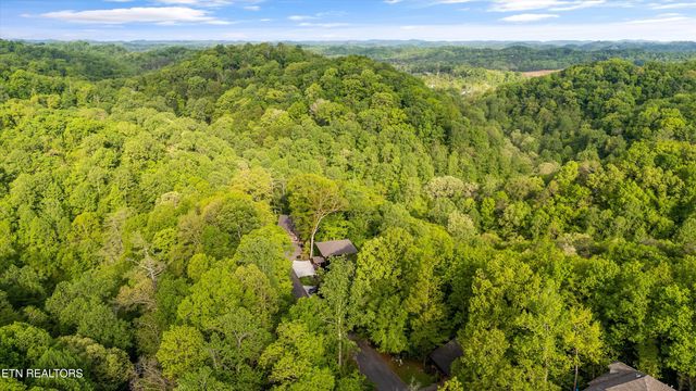 906 Saddle Creek Way, Sevierville, TN 37862