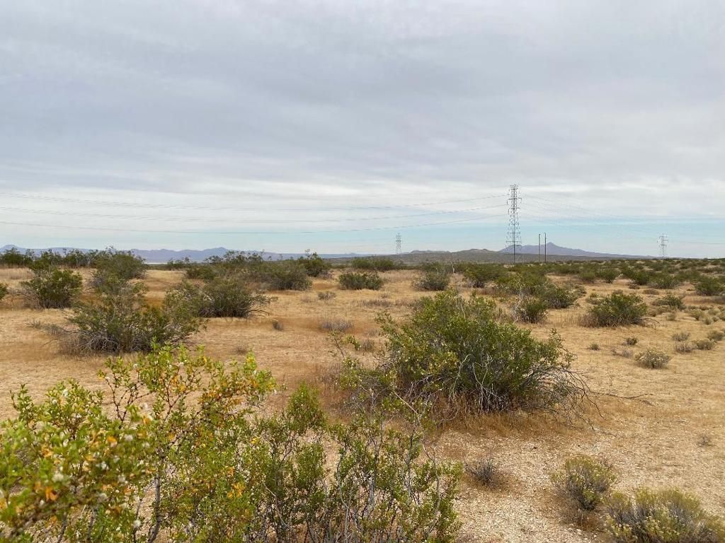Image 17 of property listing at 19 Hwy 395, Other, CA 99999