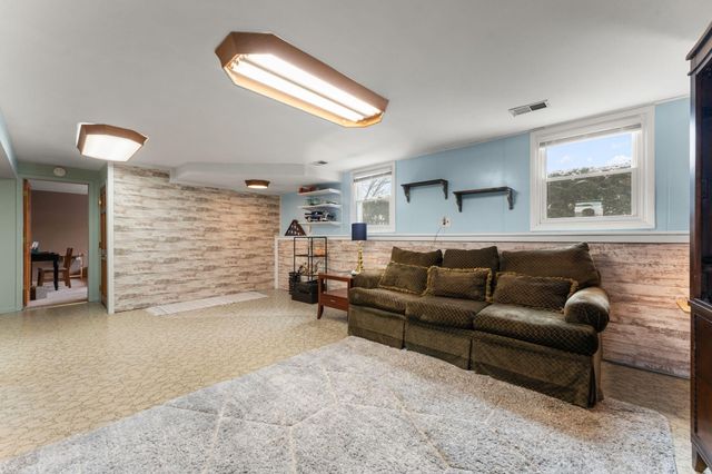 1250 N Rensselaer Court, Griffith, IN 46319