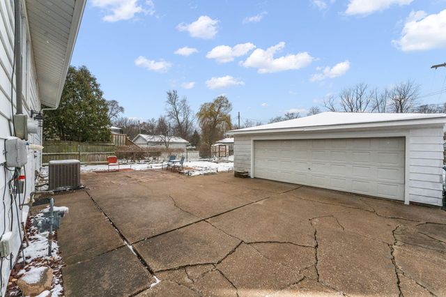 1250 N Rensselaer Court, Griffith, IN 46319