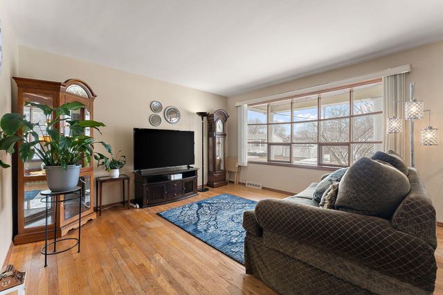 1250 N Rensselaer Court, Griffith, IN 46319