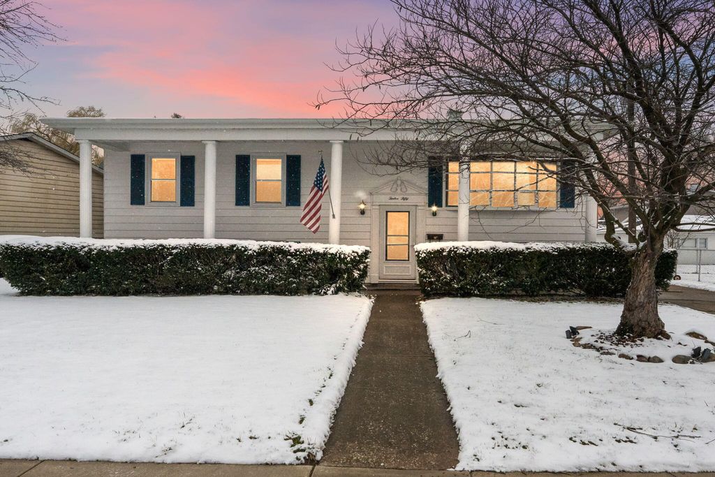1250 N Rensselaer Court, Griffith, IN 46319