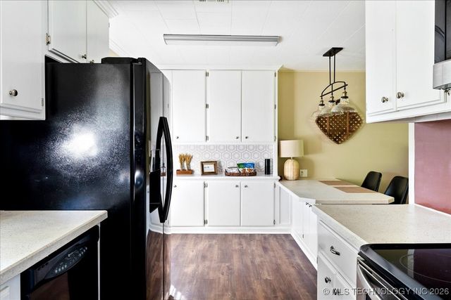 1614 Sherwood Road, Eufaula, OK 74432