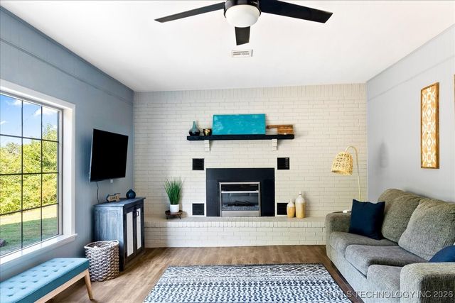 1614 Sherwood Road, Eufaula, OK 74432