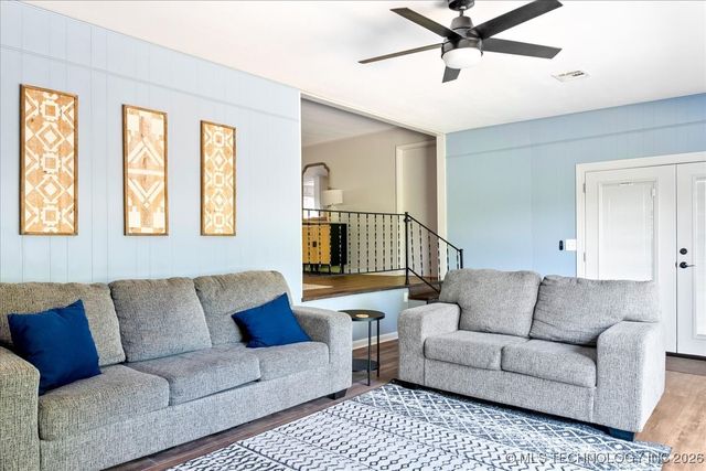 1614 Sherwood Road, Eufaula, OK 74432