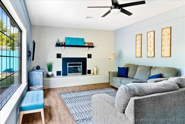 1614 Sherwood Road, Eufaula, OK 74432