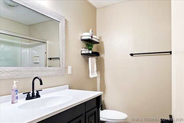 1614 Sherwood Road, Eufaula, OK 74432