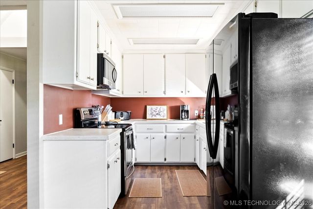 1614 Sherwood Road, Eufaula, OK 74432