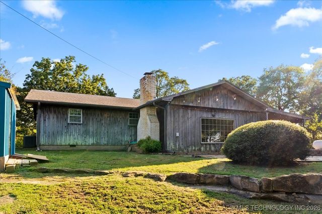 1614 Sherwood Road, Eufaula, OK 74432