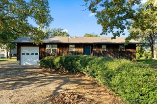 1614 Sherwood Road, Eufaula, OK 74432