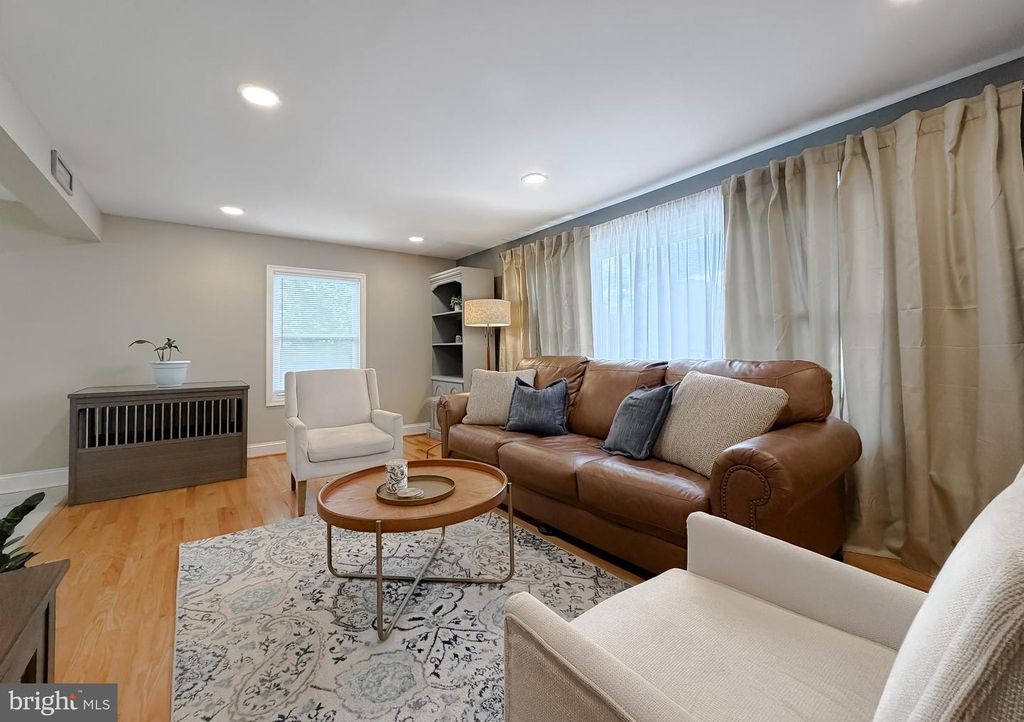 Image 16 of property listing at 25033 THREE NOTCH RD, Hollywood, MD 20636