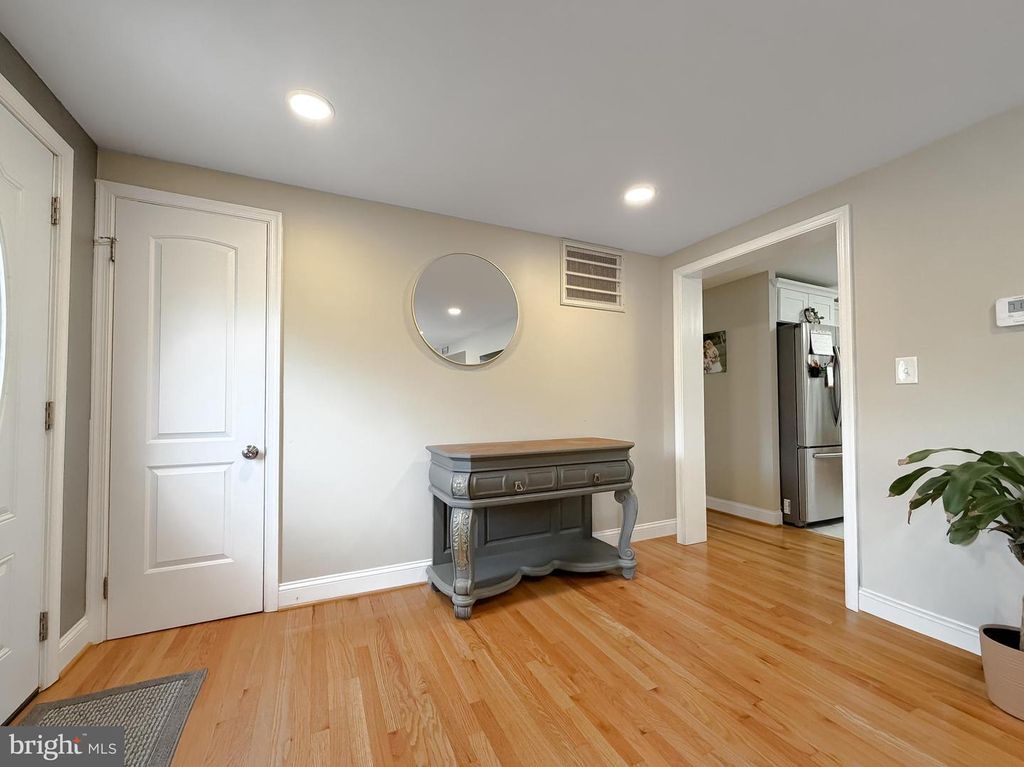 Image 18 of property listing at 25033 THREE NOTCH RD, Hollywood, MD 20636
