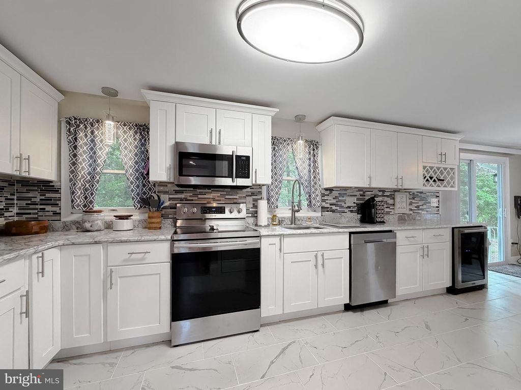 Image 19 of property listing at 25033 THREE NOTCH RD, Hollywood, MD 20636