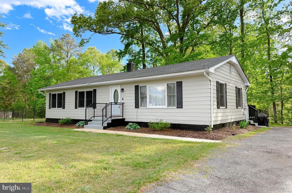 Image 2 of property listing at 25033 THREE NOTCH RD, Hollywood, MD 20636