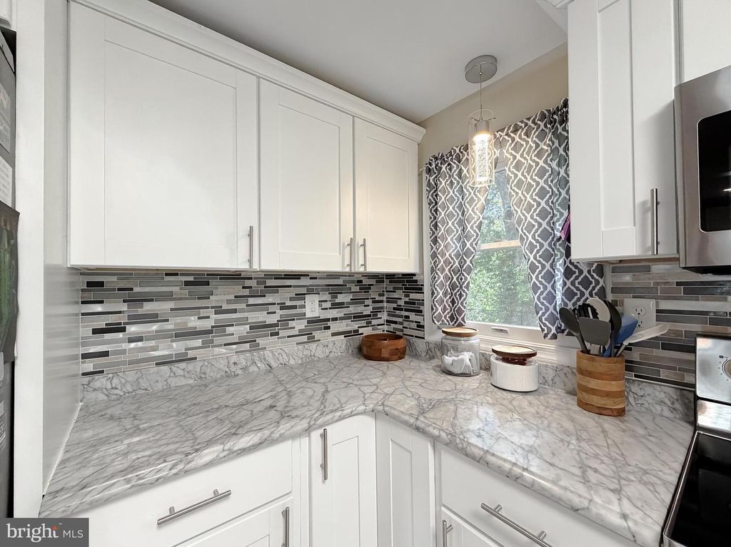 Image 20 of property listing at 25033 THREE NOTCH RD, Hollywood, MD 20636