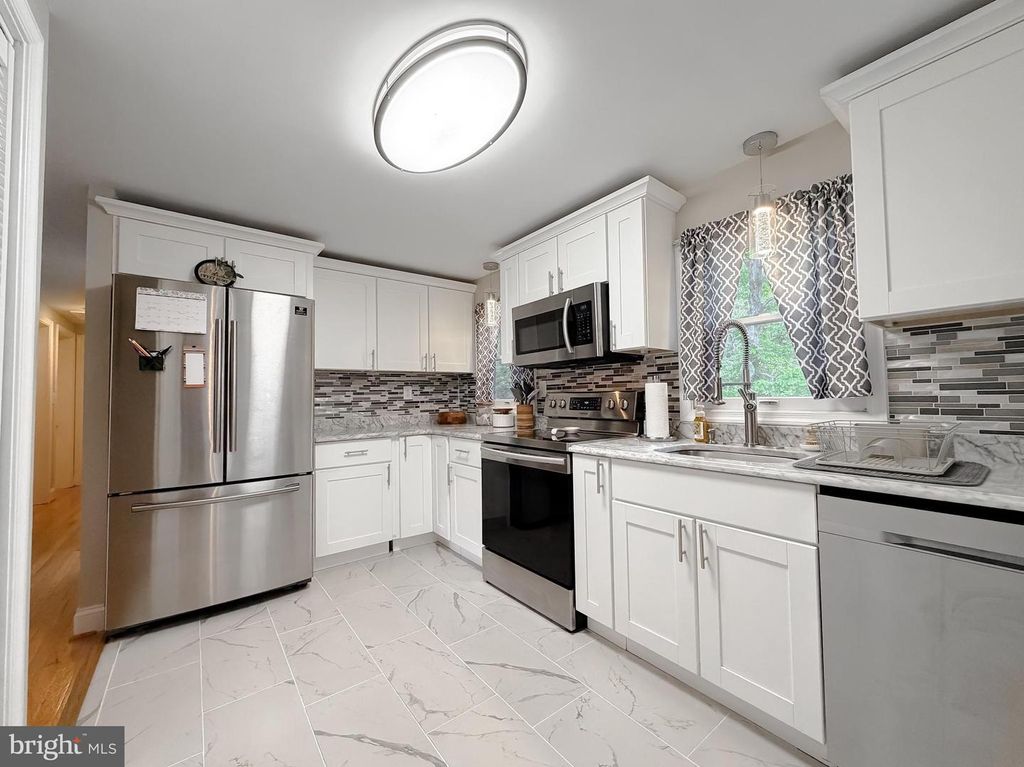 Image 21 of property listing at 25033 THREE NOTCH RD, Hollywood, MD 20636