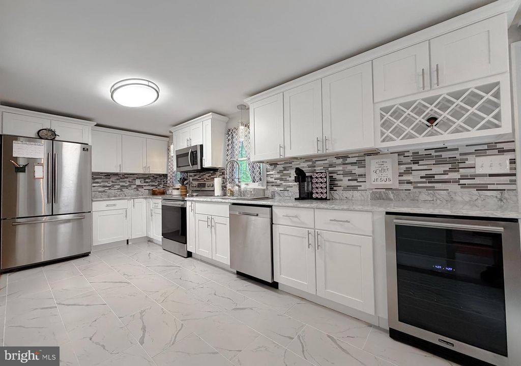 Image 26 of property listing at 25033 THREE NOTCH RD, Hollywood, MD 20636
