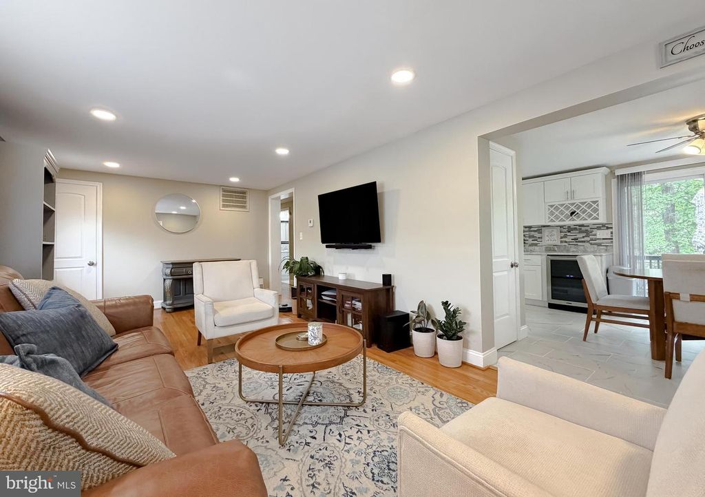 Image 32 of property listing at 25033 THREE NOTCH RD, Hollywood, MD 20636