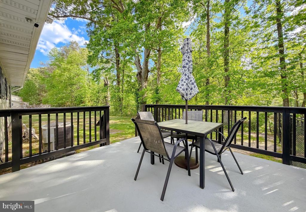 Image 6 of property listing at 25033 THREE NOTCH RD, Hollywood, MD 20636