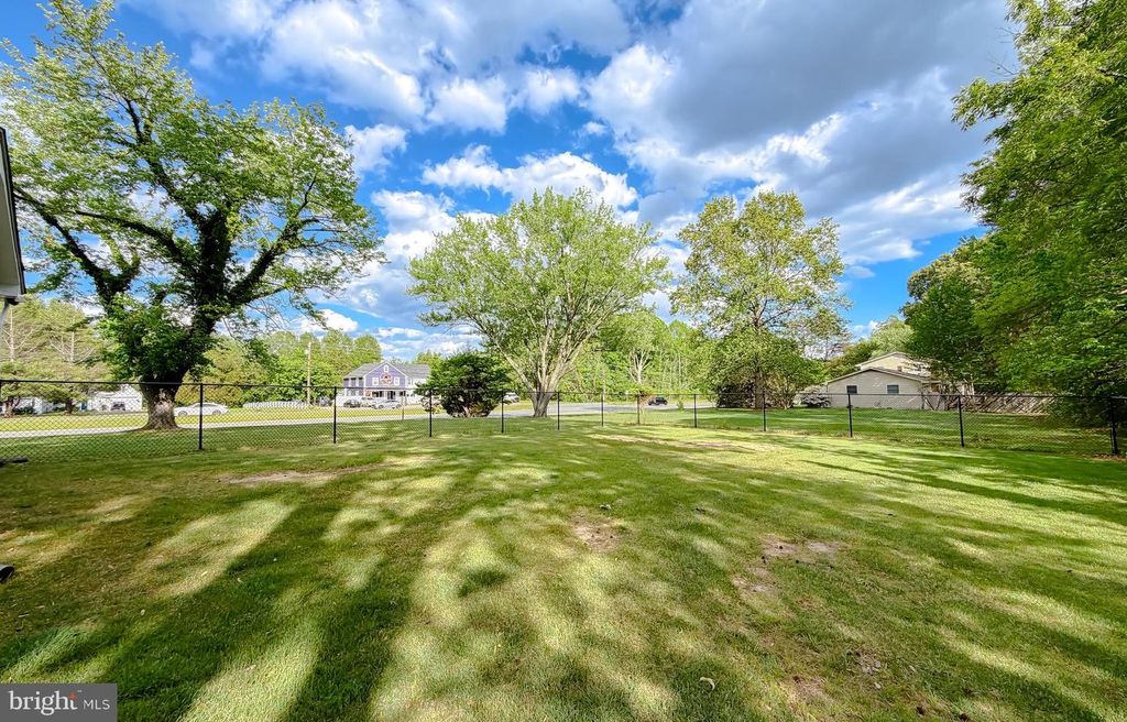 Image 7 of property listing at 25033 THREE NOTCH RD, Hollywood, MD 20636