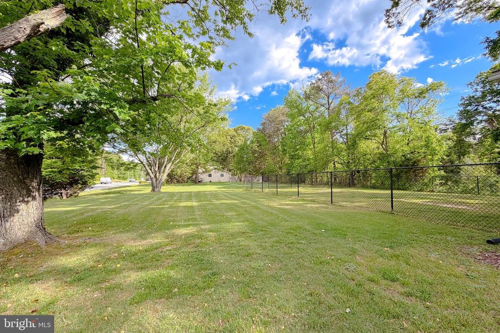 Image 9 of property listing at 25033 THREE NOTCH RD, Hollywood, MD 20636