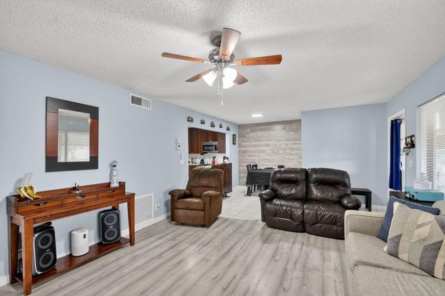 536 Shady Pine Way A2, Greenacres, FL 33415