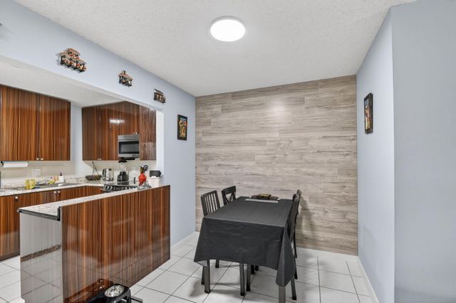 536 Shady Pine Way A2, Greenacres, FL 33415