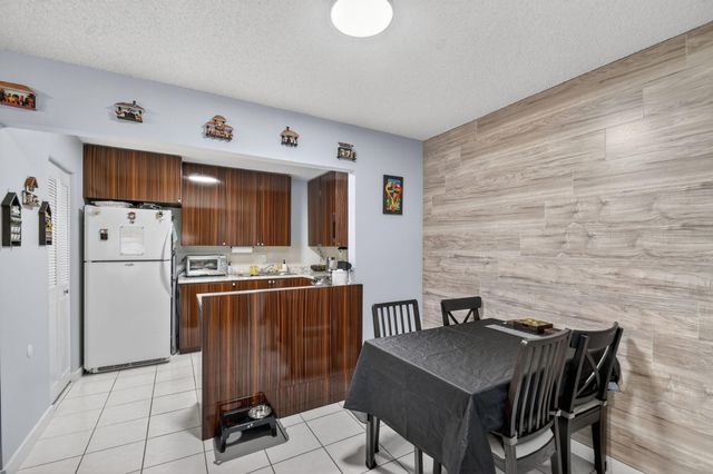 536 Shady Pine Way A2, Greenacres, FL 33415