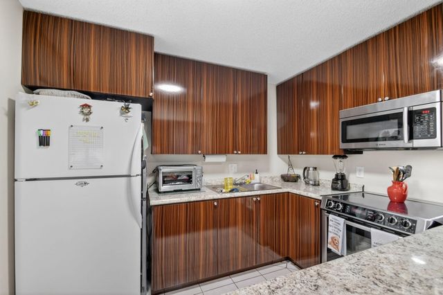 536 Shady Pine Way A2, Greenacres, FL 33415