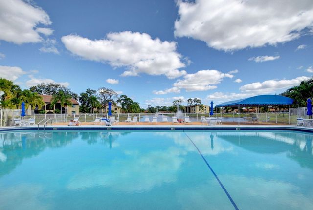 536 Shady Pine Way A2, Greenacres, FL 33415