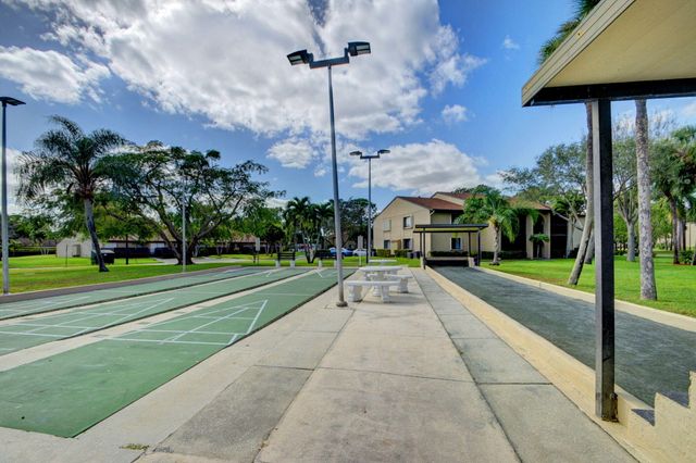 536 Shady Pine Way A2, Greenacres, FL 33415