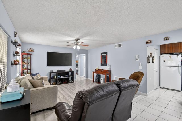 536 Shady Pine Way A2, Greenacres, FL 33415
