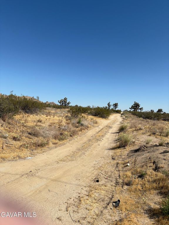 Vic 140 Ste Ave N10, Palmdale, CA 93591