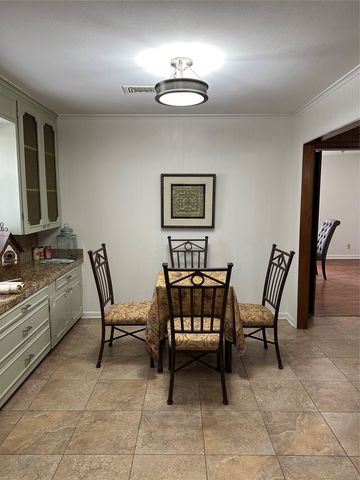 405 N Elm Street, Comanche, TX 76442