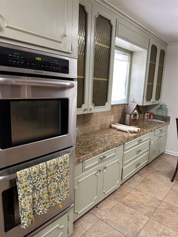 405 N Elm Street, Comanche, TX 76442