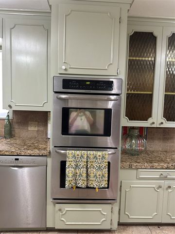 405 N Elm Street, Comanche, TX 76442