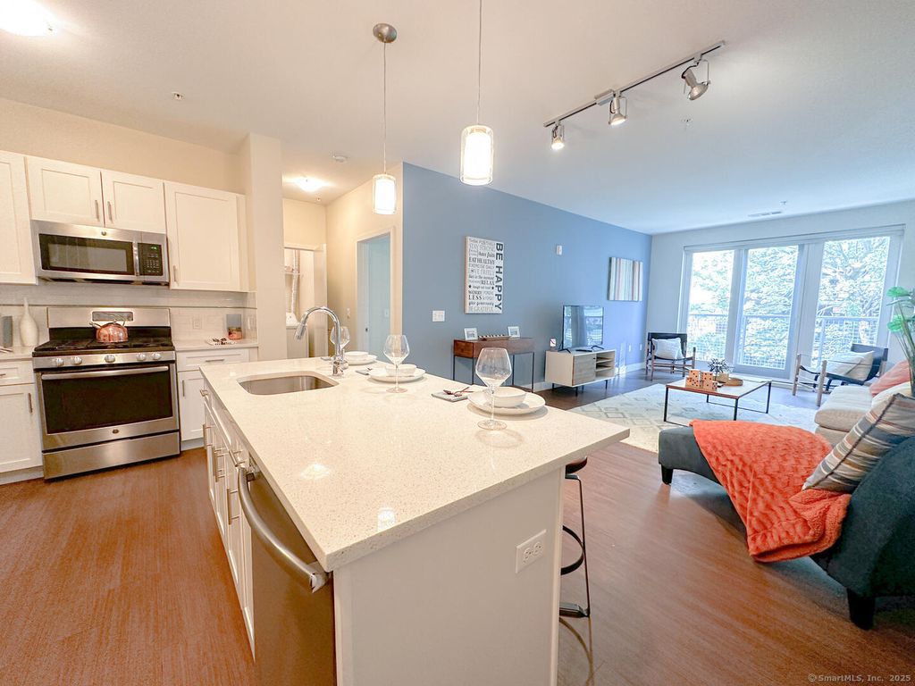 111b Morgan Street 216, Stamford, CT 06905
