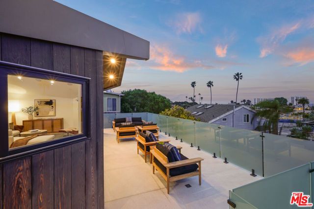 2530 Beverley Avenue, Santa Monica, CA 90405