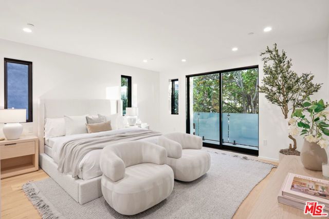 2530 Beverley Avenue, Santa Monica, CA 90405