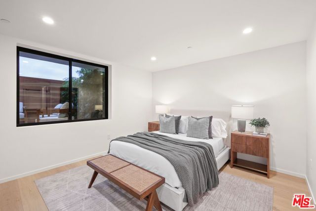 2530 Beverley Avenue, Santa Monica, CA 90405