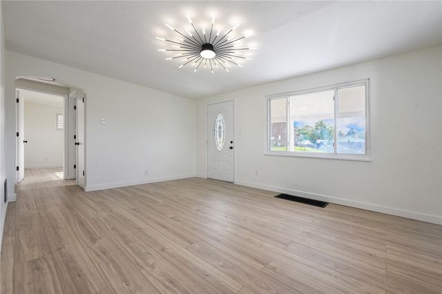 4619 Greensprings Ave, West Mifflin, PA 15122