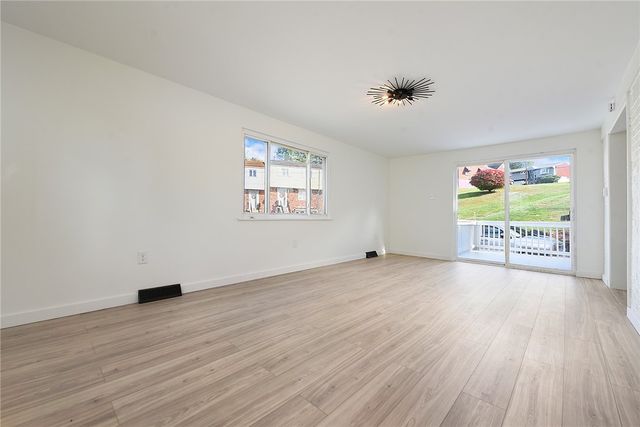 4619 Greensprings Ave, West Mifflin, PA 15122