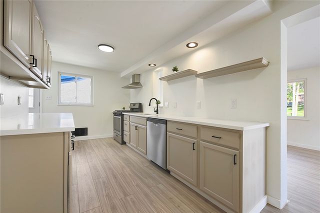 4619 Greensprings Ave, West Mifflin, PA 15122