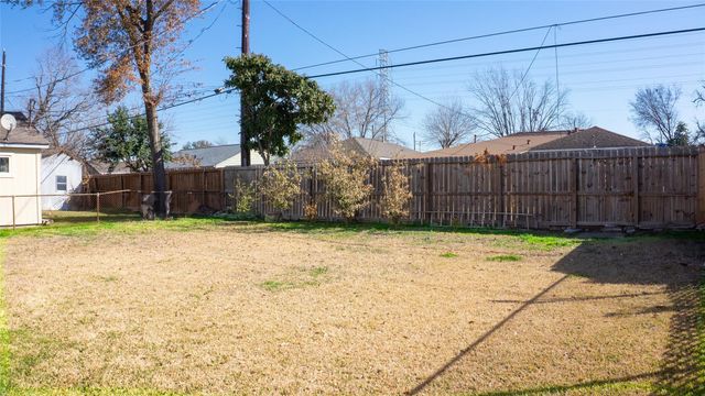 423 Exchange Street, Houston, TX 77020