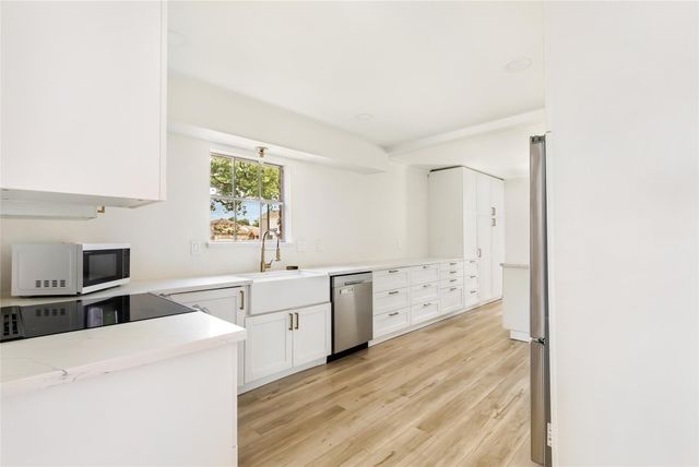 3602 Ridgeview Drive, Missouri City, TX 77459