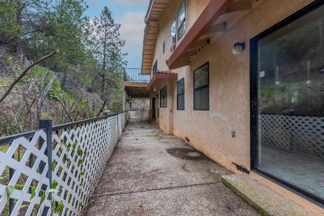 19570 Tiger Tail Rd, Grass Valley, CA 95949