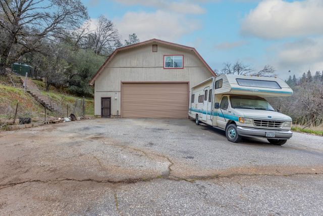 19570 Tiger Tail Rd, Grass Valley, CA 95949