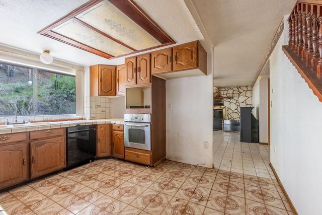 19570 Tiger Tail Rd, Grass Valley, CA 95949