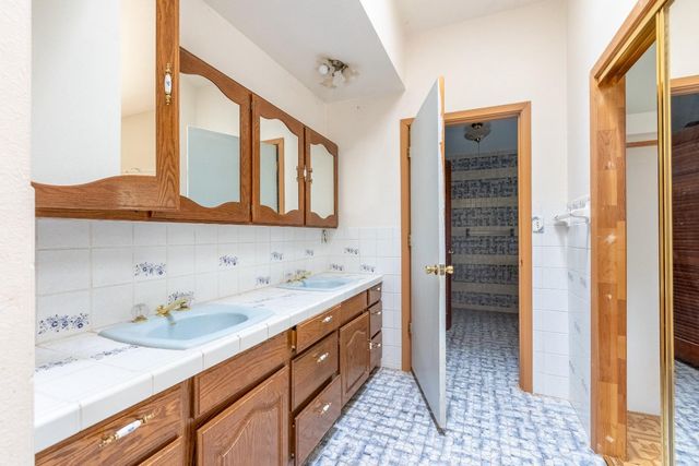 19570 Tiger Tail Rd, Grass Valley, CA 95949